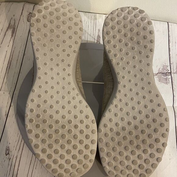 Skechers Women's Size 8 Microburst Darling Dash Walking Loafers Tan‎ SN 23340 - Picture 8 of 10